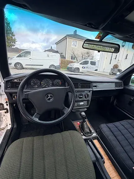 Mercedes-Benz 190 E 1990 photo 5