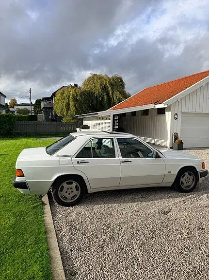 Mercedes-Benz 190 E 1990 photo 2