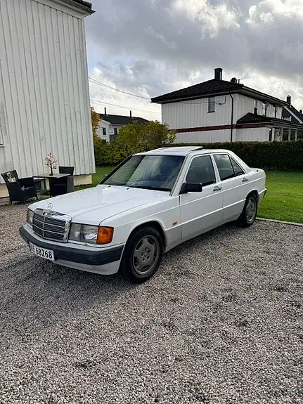 Mercedes-Benz 190 E 1990 photo 4