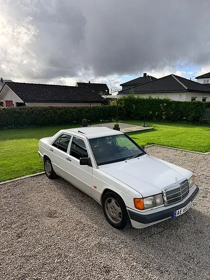 Mercedes-Benz 190 E