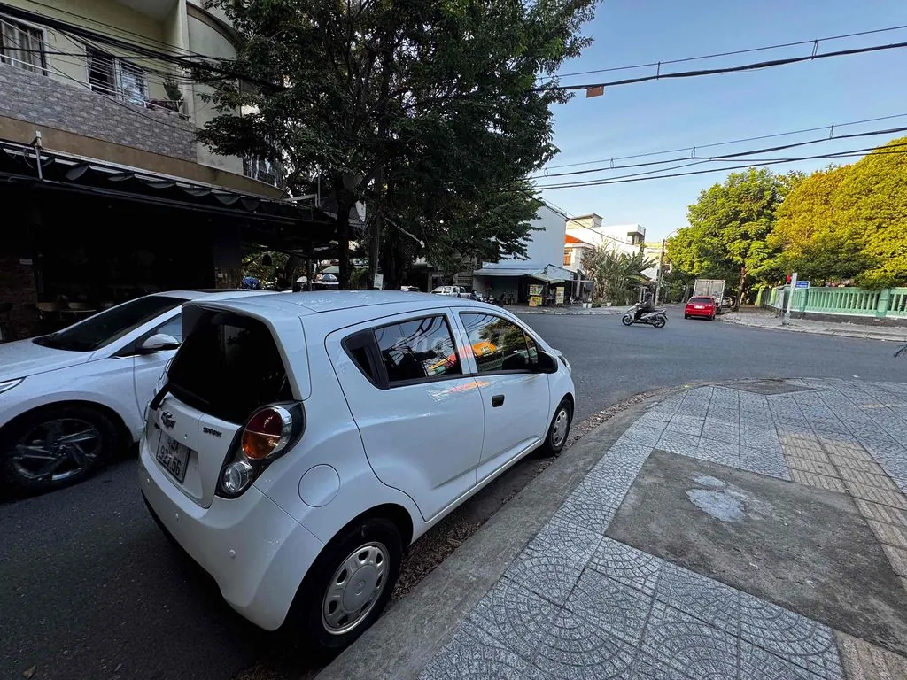 Chevrolet Spark 2011 photo 4