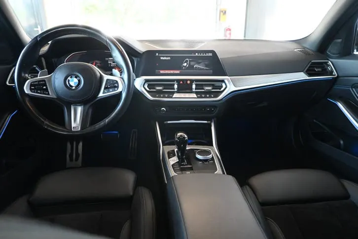BMW 3 Series 2021 photo 2