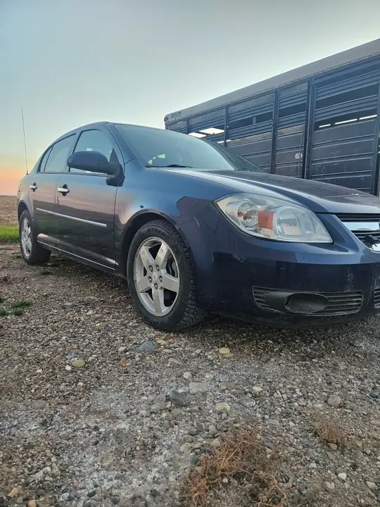 Chevrolet Cobalt 2010 photo 3