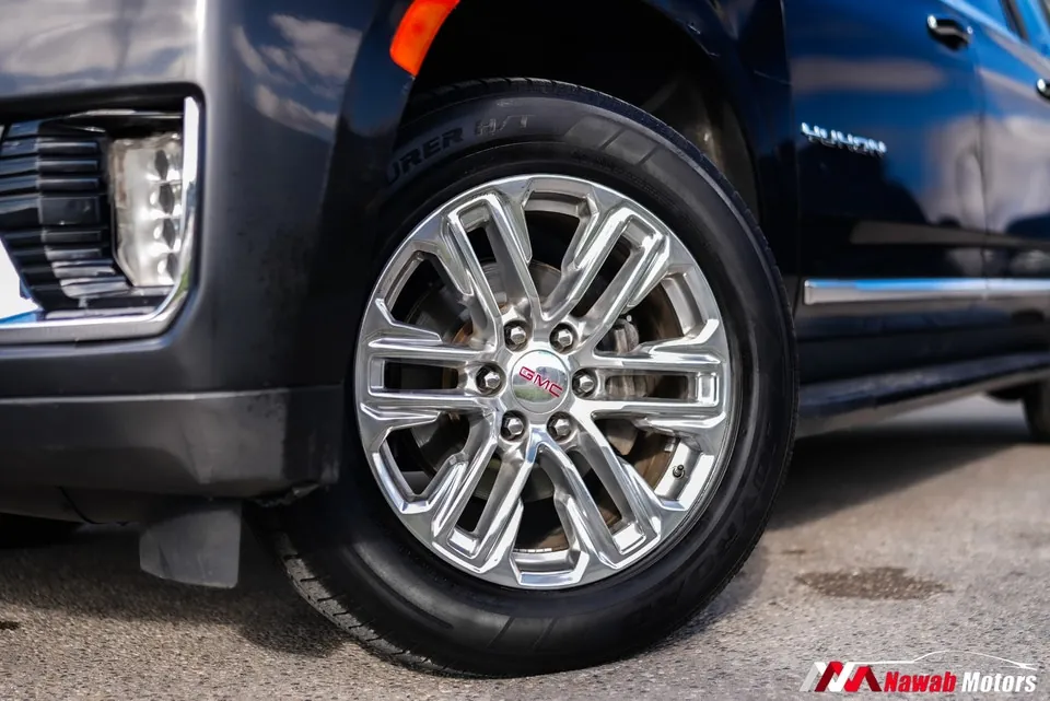 GMC Yukon 2023 photo 2