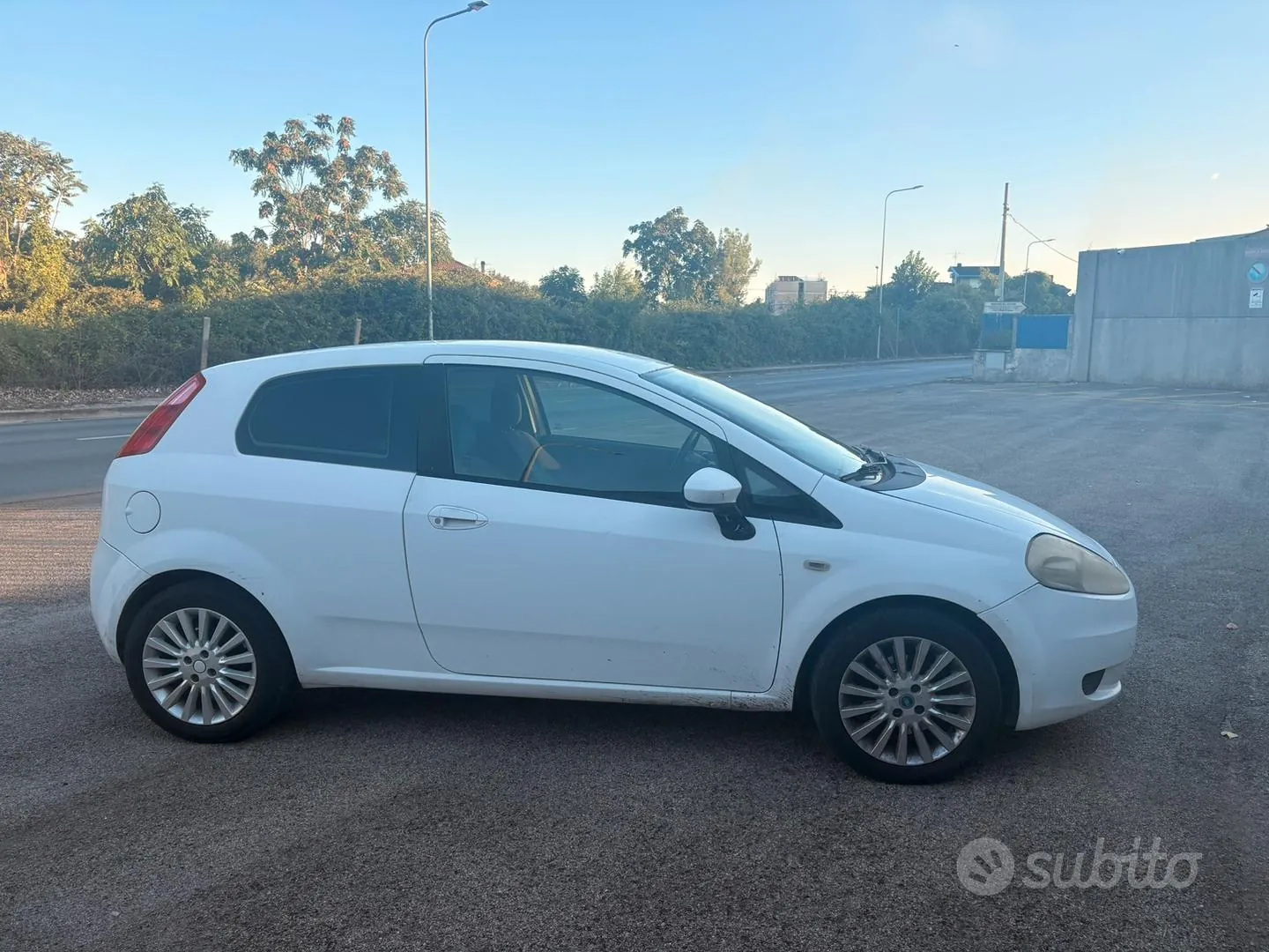 Fiat Grande Punto 2009 photo 3