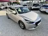 Mazda 2 2021 photo 2