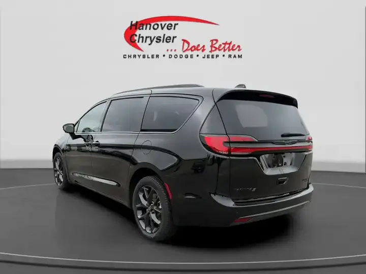 Chrysler Pacifica 2026 photo 4