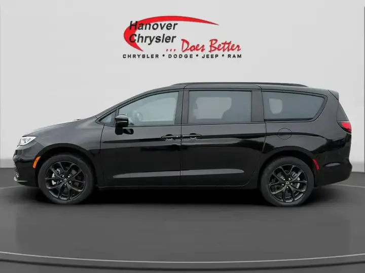 Chrysler Pacifica 2026 photo 3