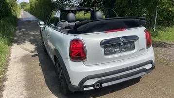 Mini Cooper Cabrio 2023 photo 2