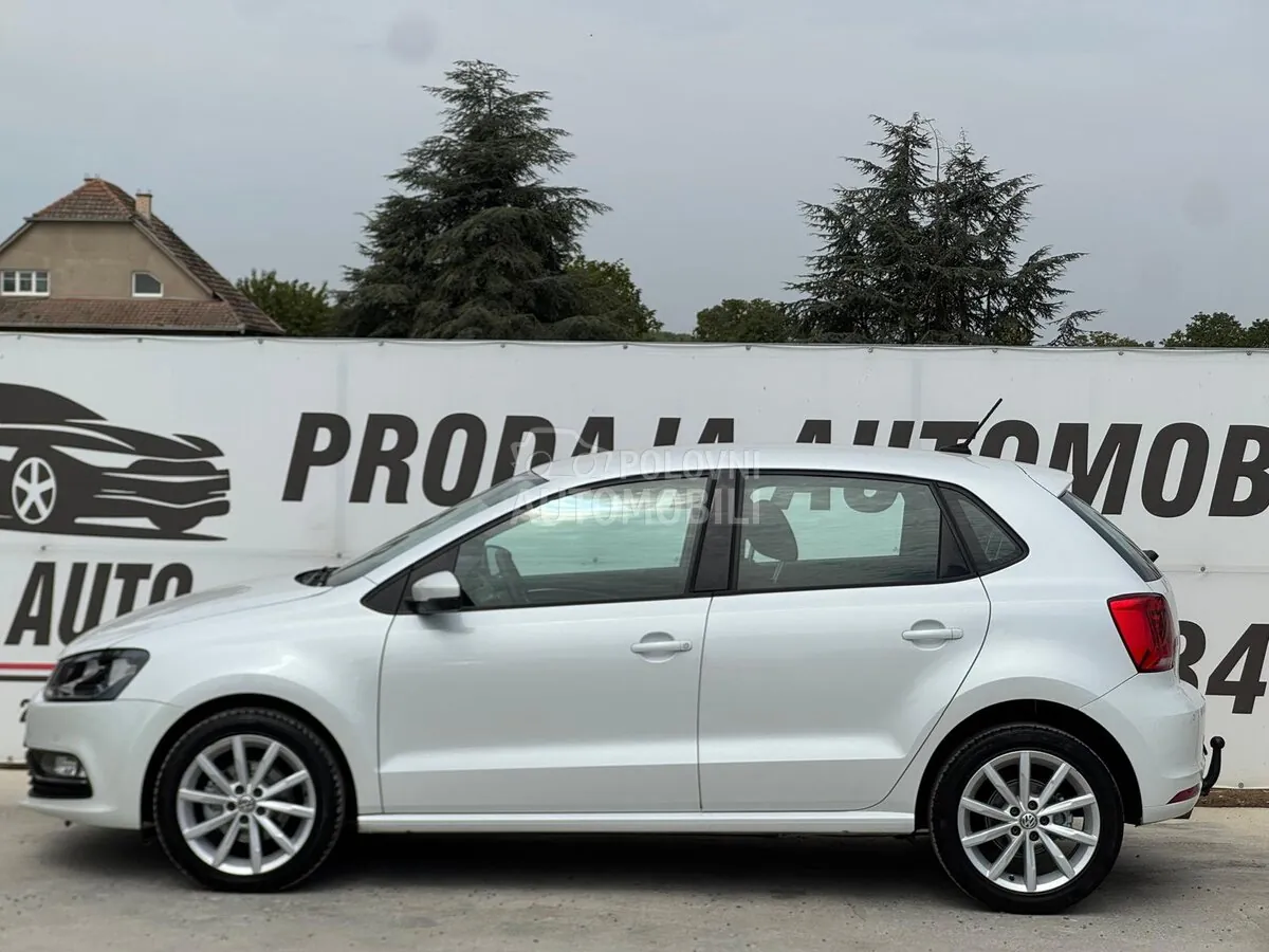Volkswagen Polo 2014 photo 2