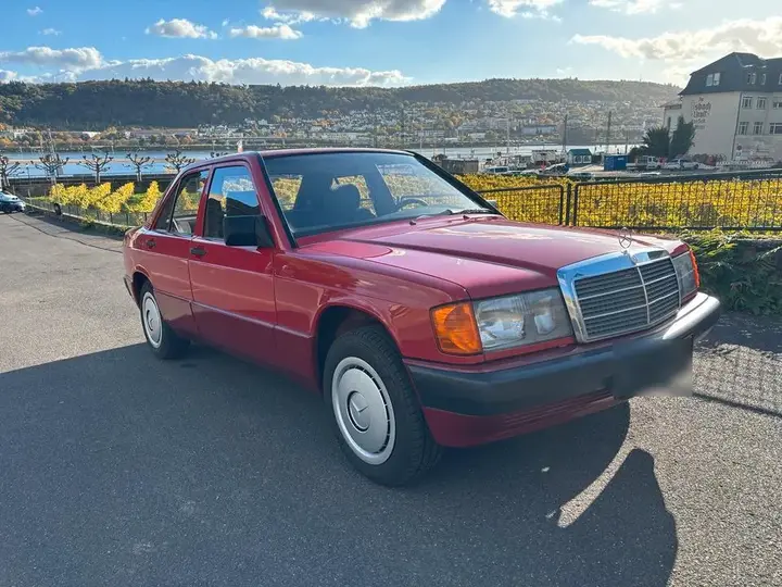 Mercedes-Benz 190E