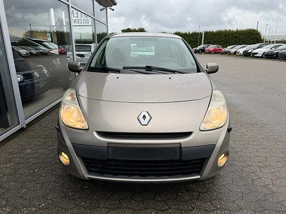 Renault Clio Iii 2010 photo 5