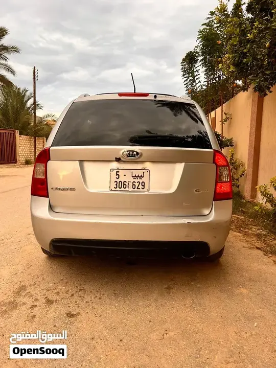 Kia Carens 2009 photo 3