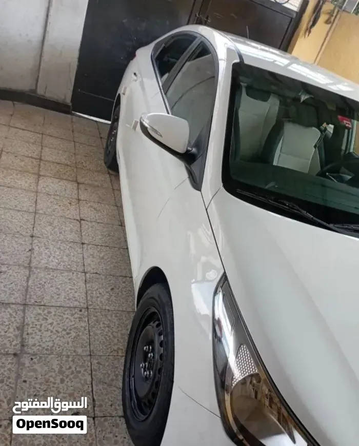 Hyundai Accent 2022 photo 3