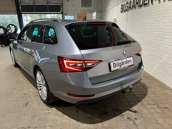 Skoda Superb 2019 photo 3