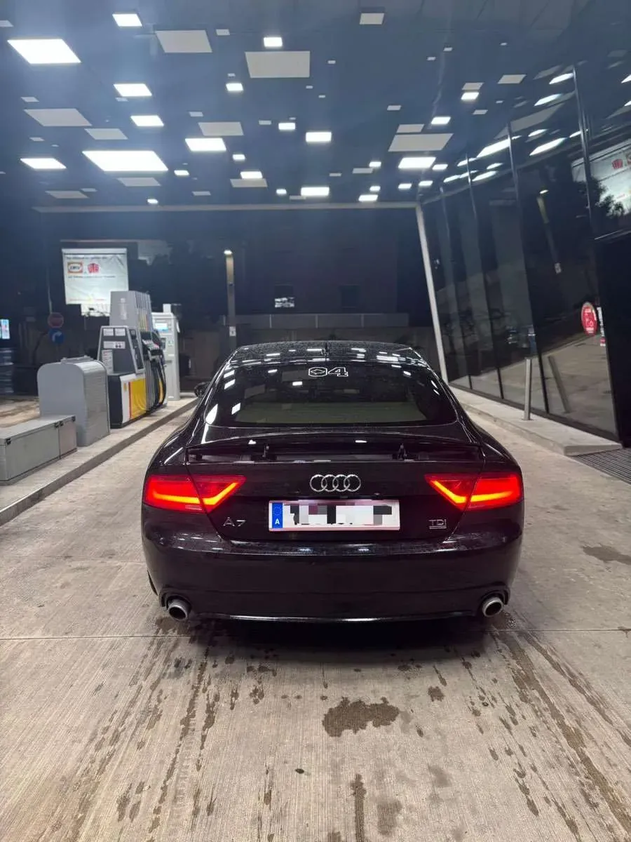 Audi A7 2011 photo 2