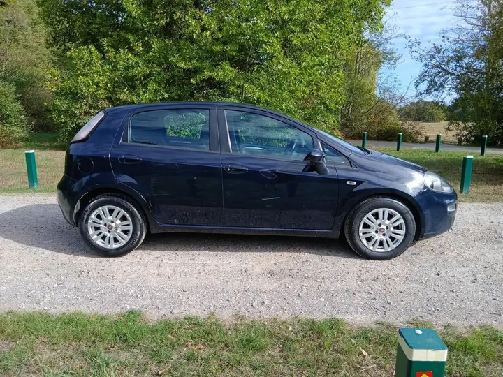 Fiat Punto 2014 photo 2