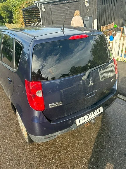 Mitsubishi Colt 2011 photo 2