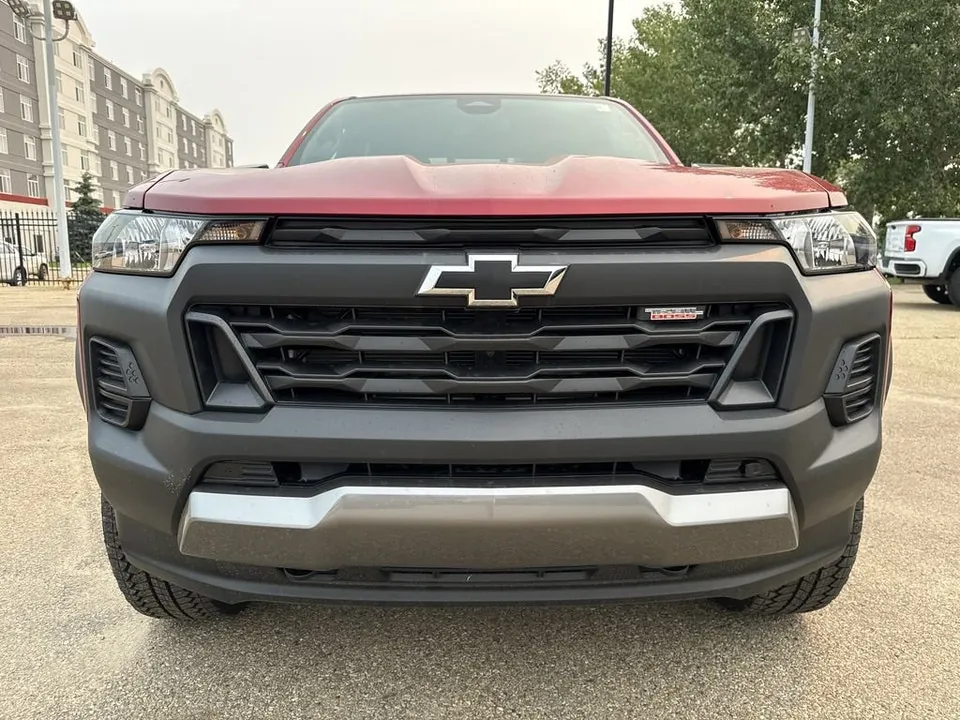 Chevrolet Colorado 2026 photo 2