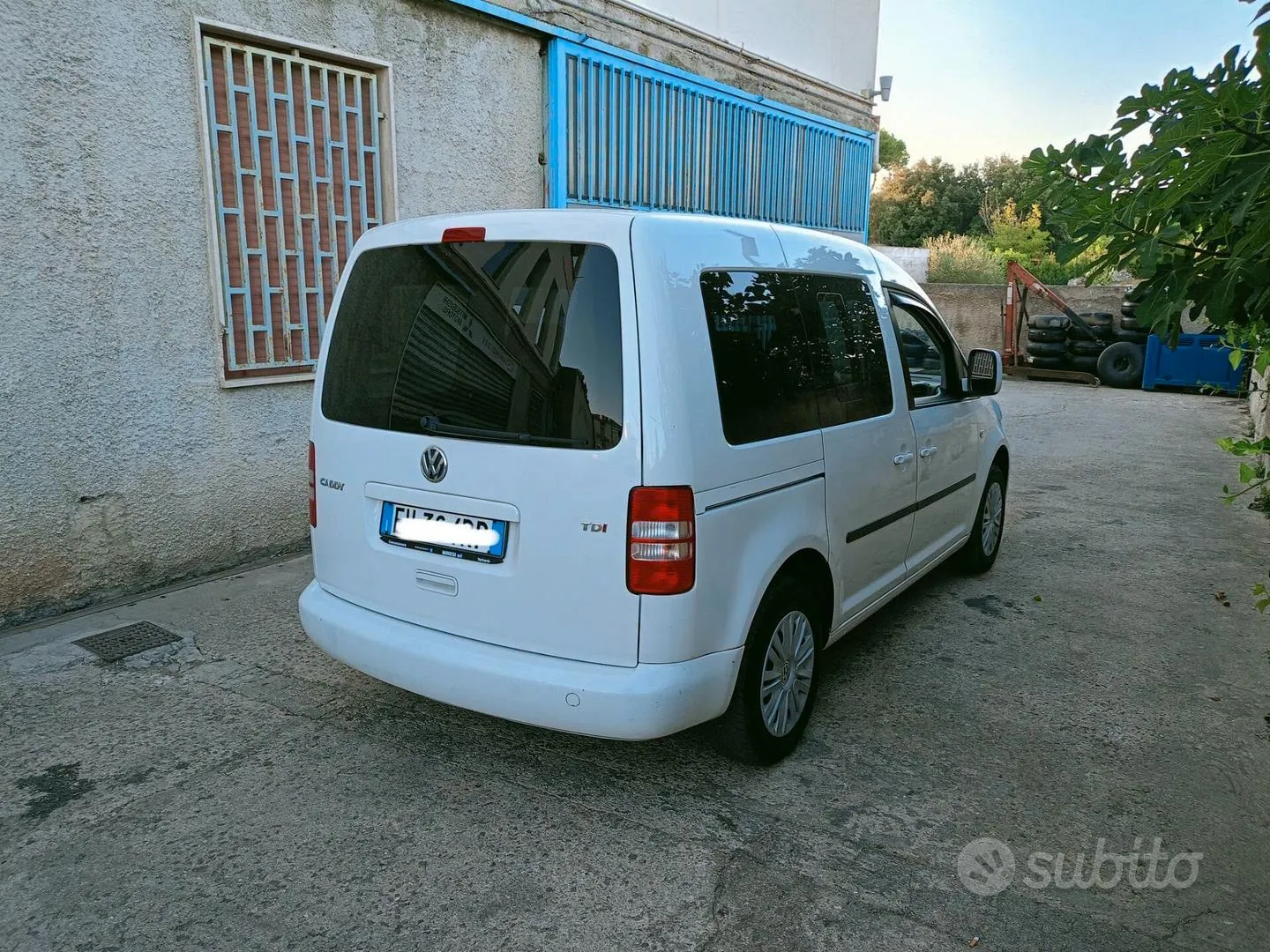 Volkswagen Caddy 2014 photo 2
