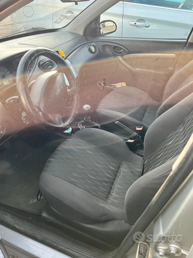 Ford Focus 2002 photo 4