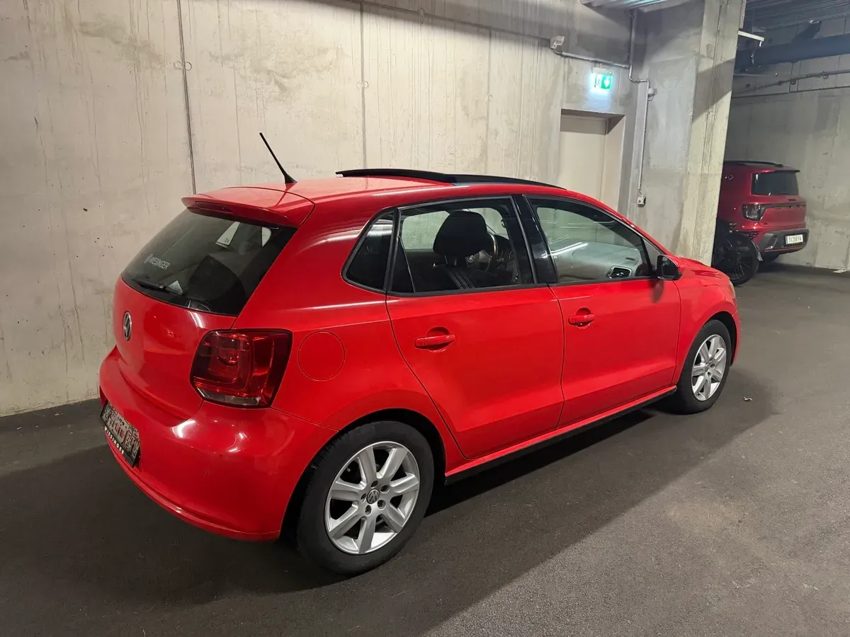 Volkswagen Polo 2011 photo 2