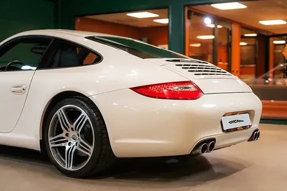 Porsche 911 Carrera S 2009 photo 4