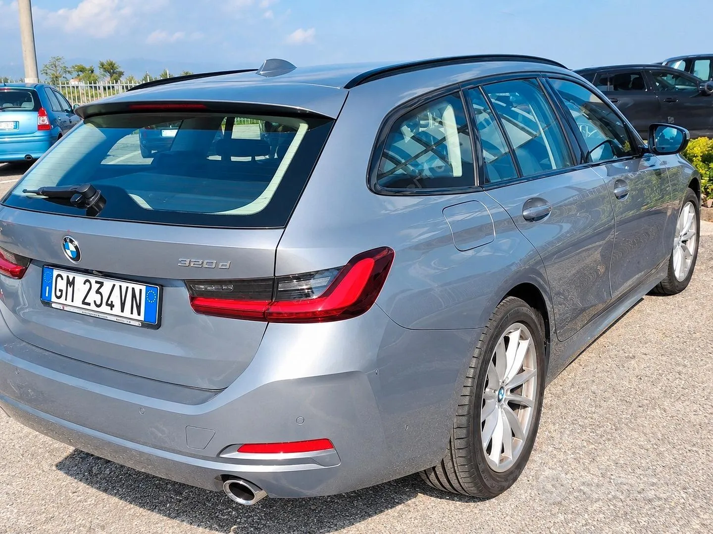 BMW 318 2023 photo 3