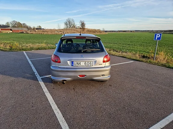 Peugeot 206 2004 photo 4
