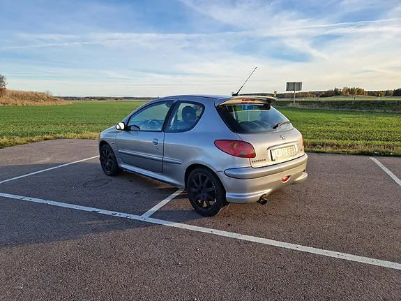 Peugeot 206 2004 photo 3