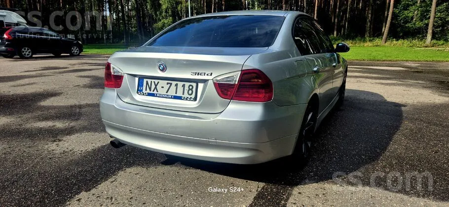 BMW 318 2008 photo 4