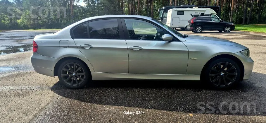 BMW 318 2008 photo 3