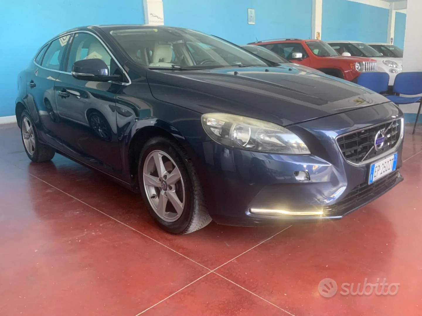 Volvo V40 2013 photo 2