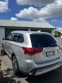 Mitsubishi Outlander 2018 photo 5
