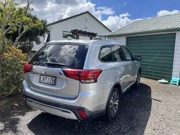Mitsubishi Outlander 2018 photo 4