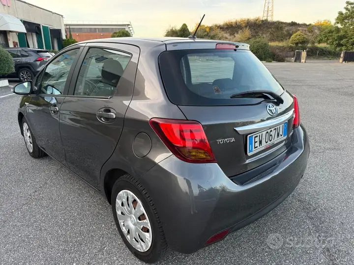 Toyota Yaris 2014 photo 5