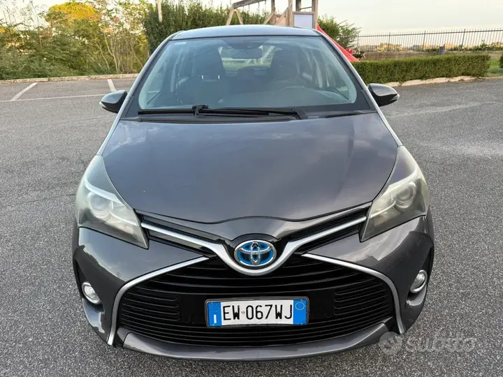 Toyota Yaris 2014 photo 2