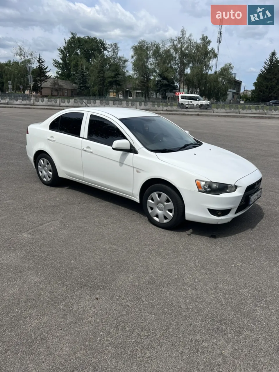 Mitsubishi Lancer 2011 photo 2