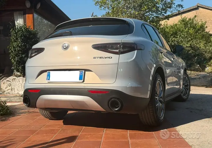 Alfa Romeo Stelvio 2024 photo 4