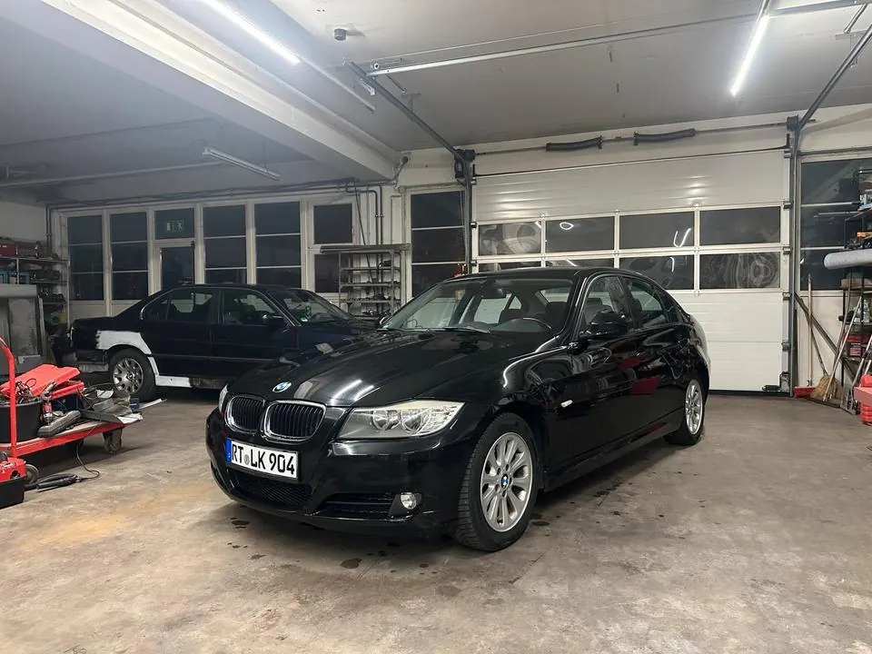 BMW 318I E90