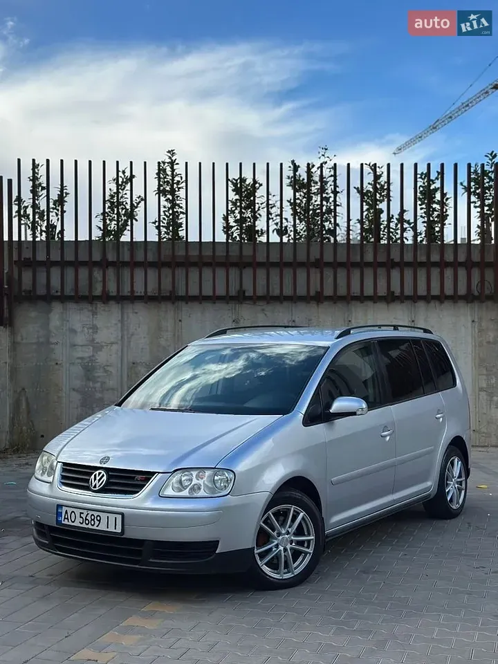 Volkswagen Touran 2003 photo 2