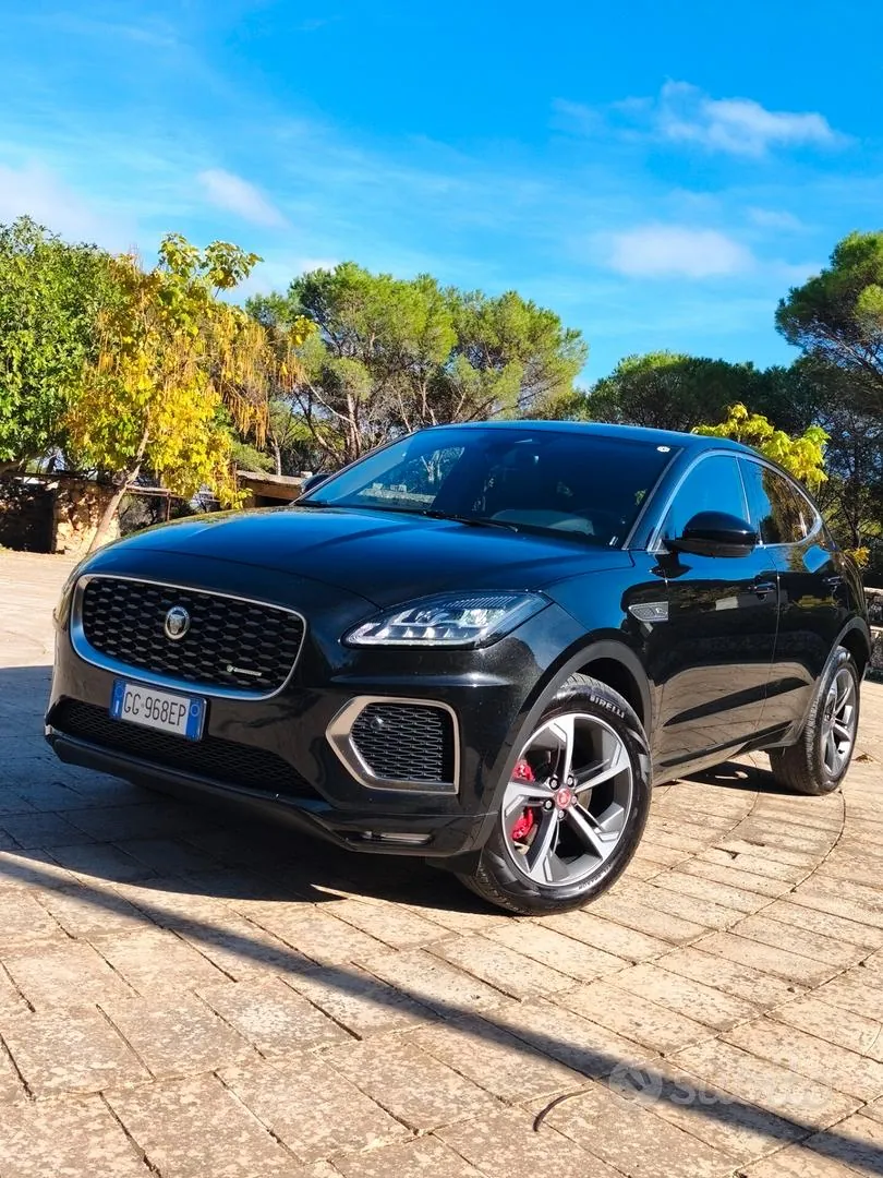 Jaguar E-Pace 2022 photo 2