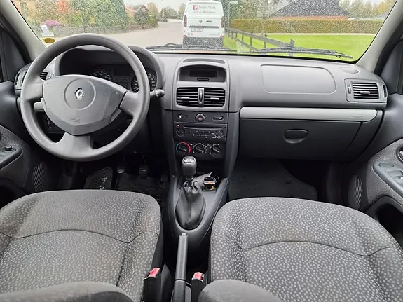 Renault Clio 2008 photo 5