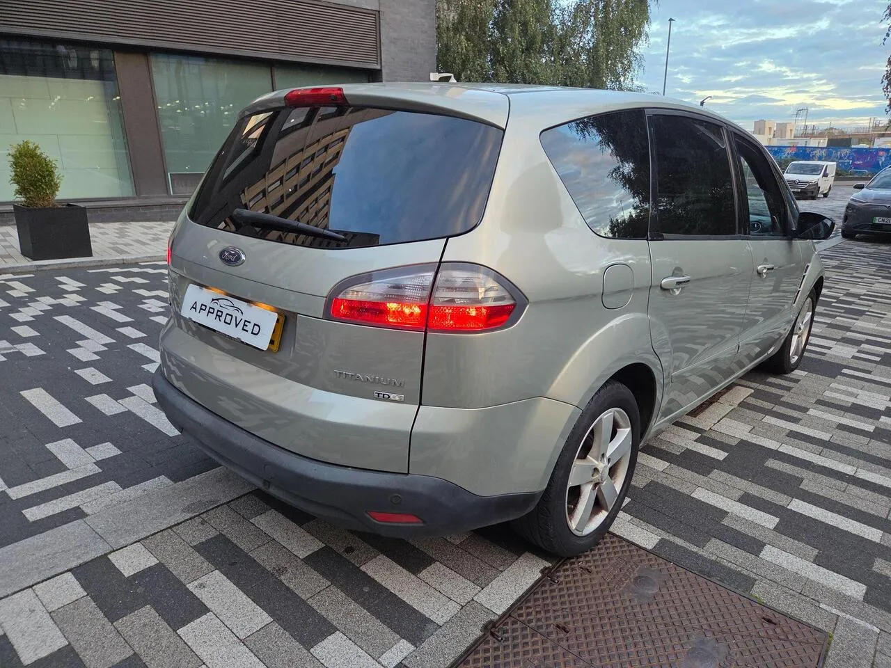 Ford S-Max 2009 photo 3