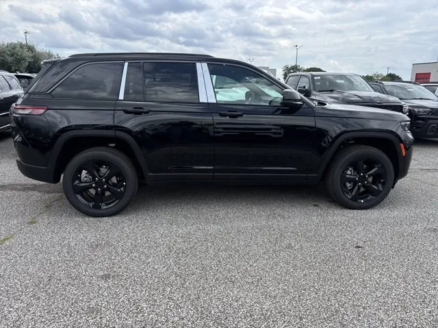 Jeep Grand Cherokee 2026 photo 4
