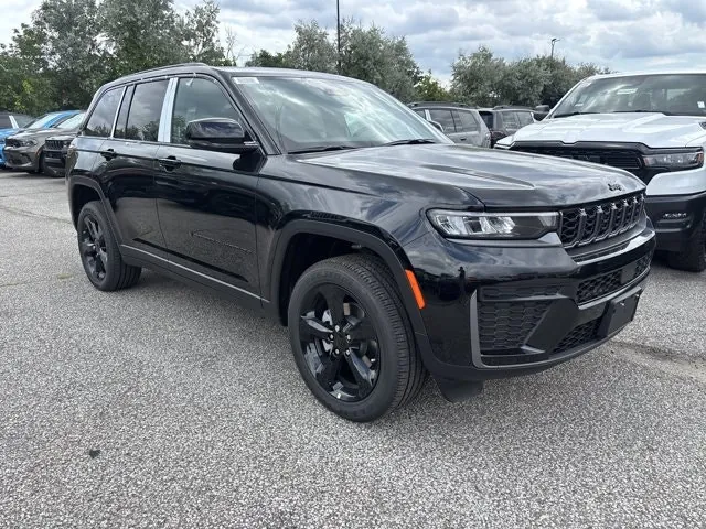 Jeep Grand Cherokee 2026 photo 3