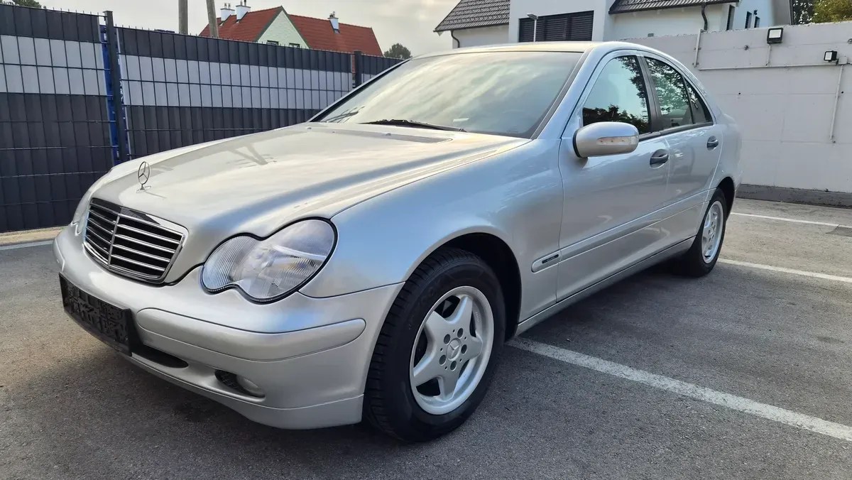 Mercedes-Benz C-Class 2002 photo 3