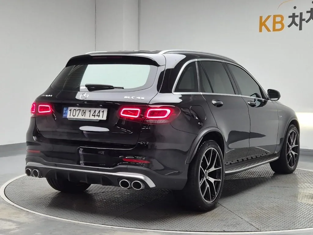 Mercedes-Benz Glc-Class 2022 photo 3