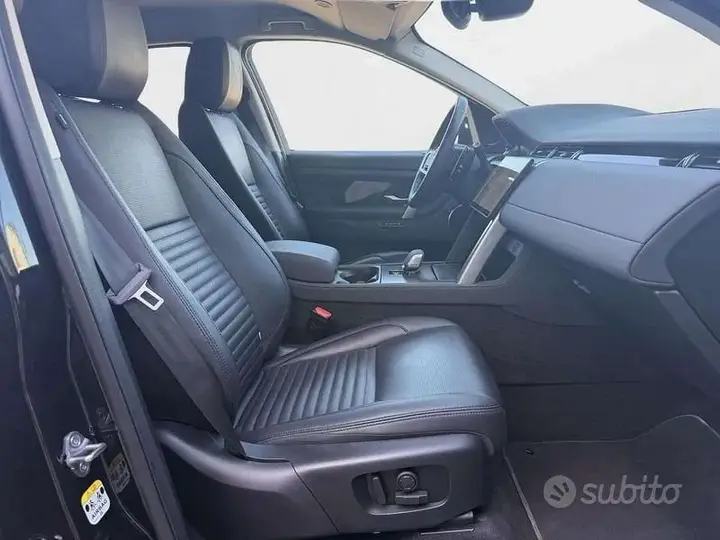 Land Rover Discovery Sport 2024 photo 3