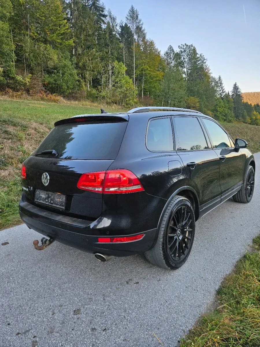 Volkswagen Touareg 2010 photo 2